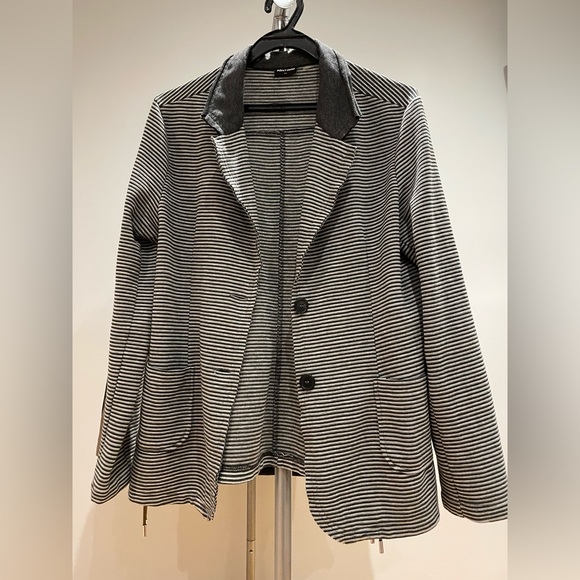 ๐จ๐ฆ 6 for $25 ๐จ๐ฆ Jacket Point Zero - Picture 2 of 4